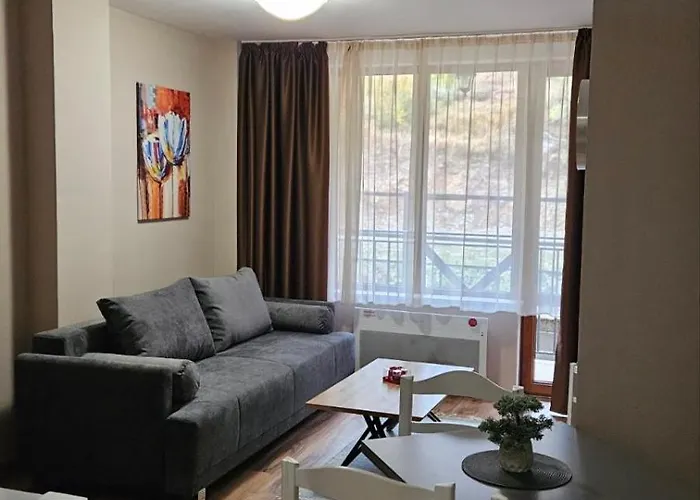 Minkov Apartments, - замъка 2 דירה פמפורובו